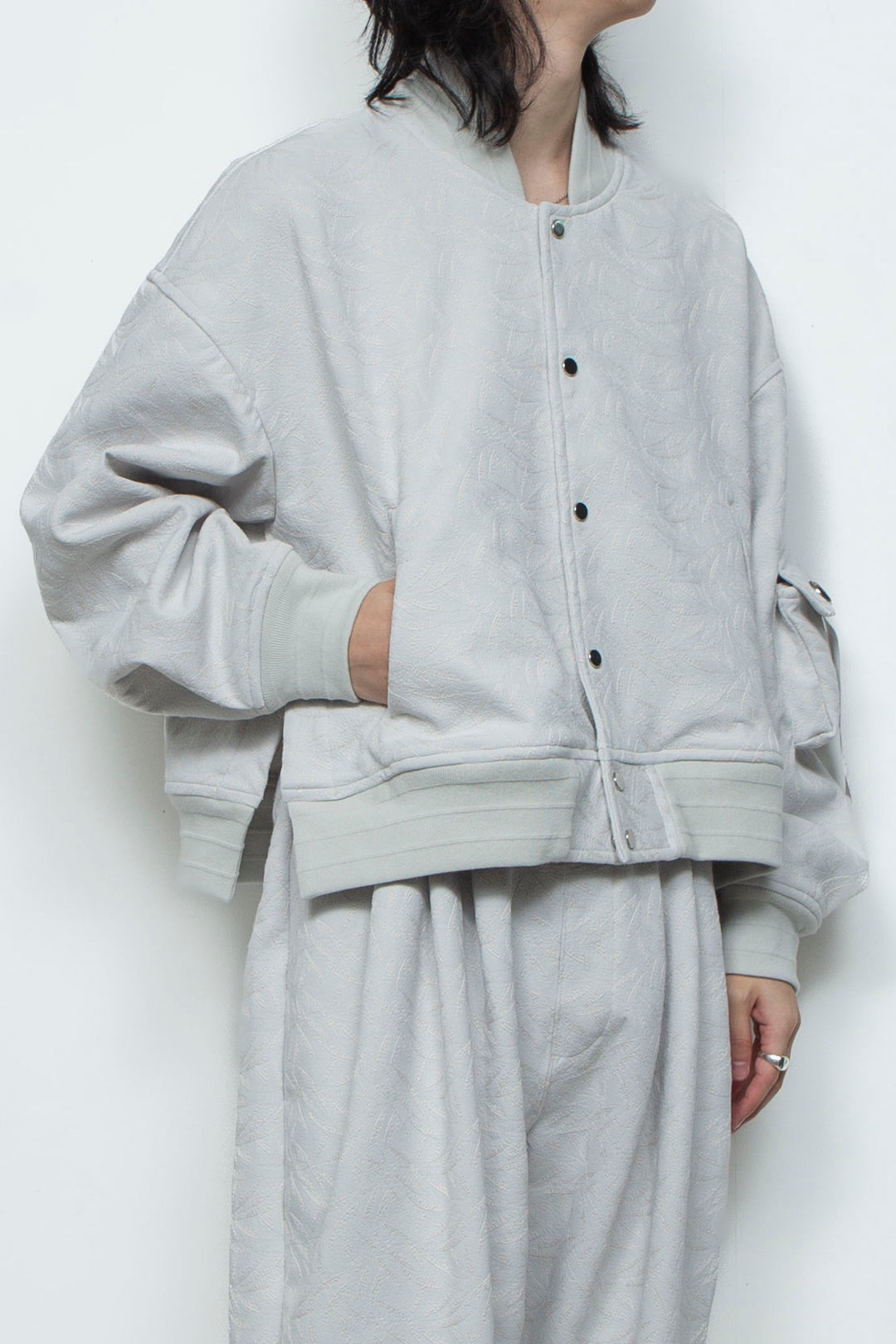 フルエンブロイダリージャージースタジアムブルゾン ICE GRAY