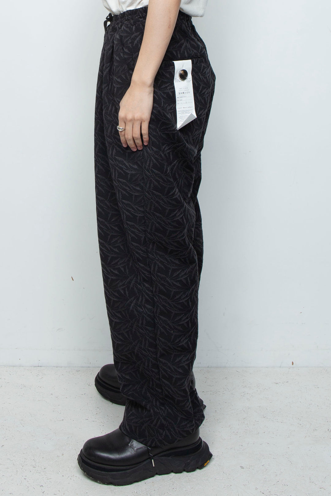 フルエンブロイダリージャージーイージーパンツ BLACK