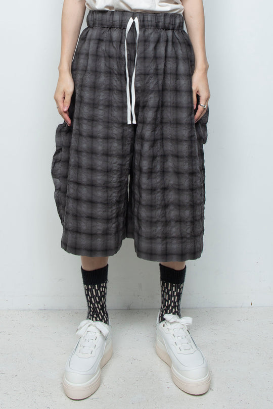 Epoch Cropped Pants (Here Black/Now Grey)