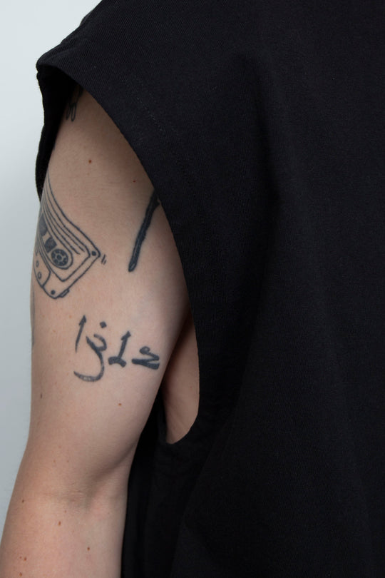 Big No-Sleeve Black