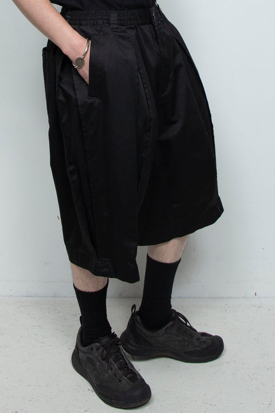 Box Pleats Half Pants Black