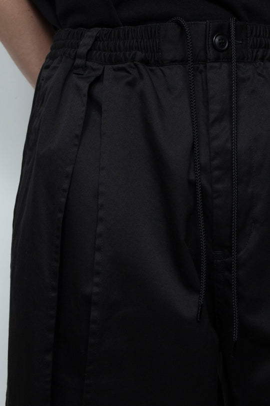 Box Pleats Half Pants Black