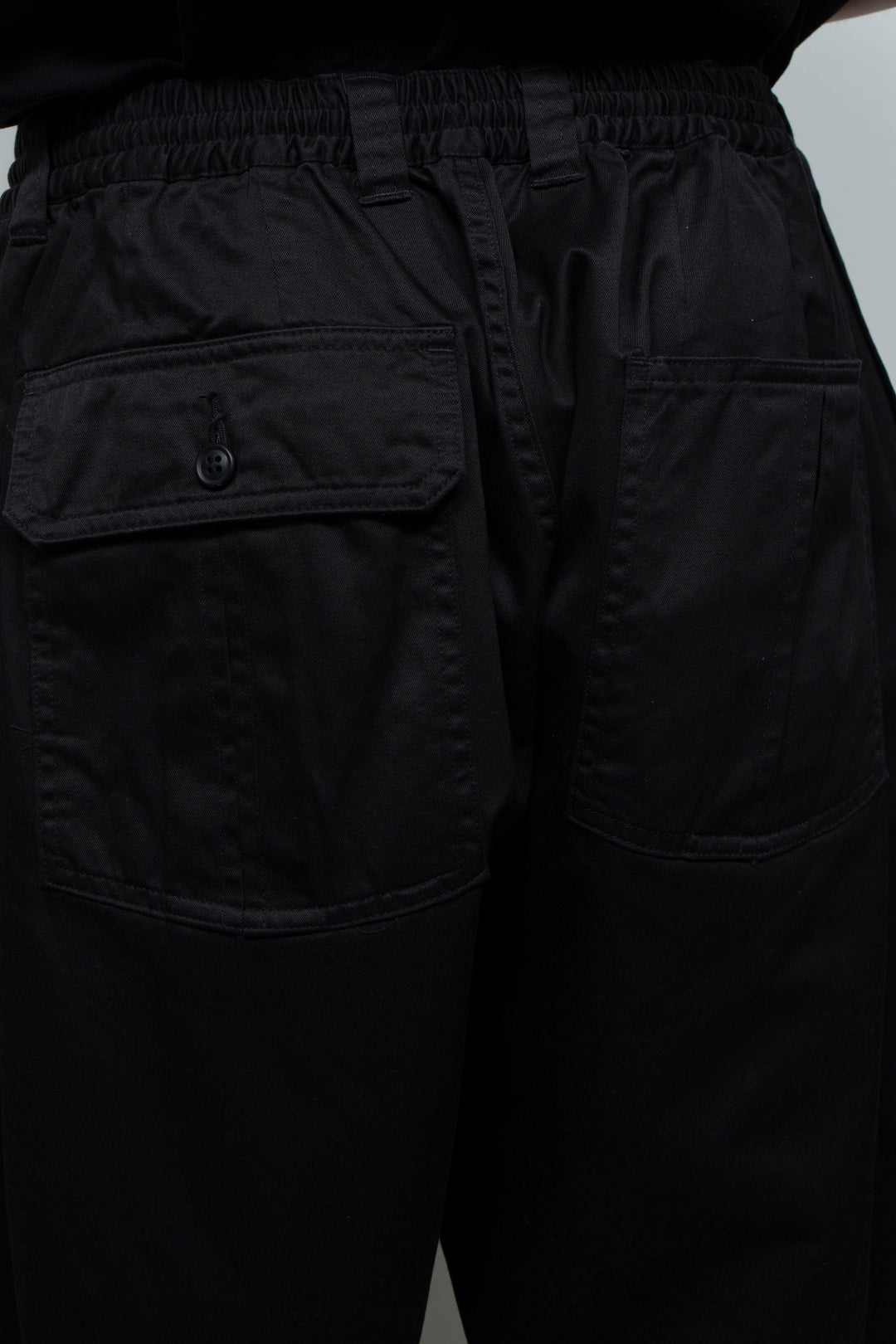 Box Pleats Half Pants Black