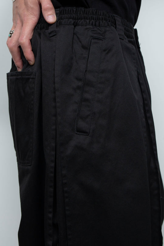 Box Pleats Half Pants Black