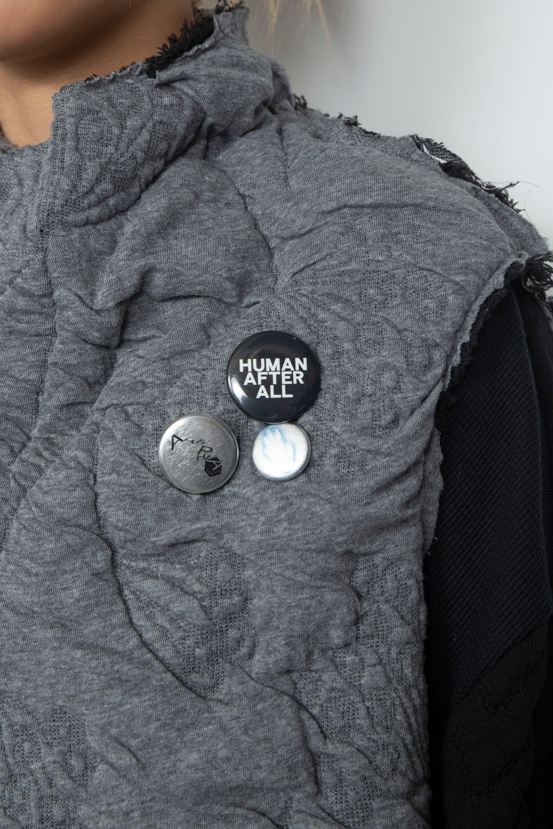 Anacro Vest (Tint Grey)