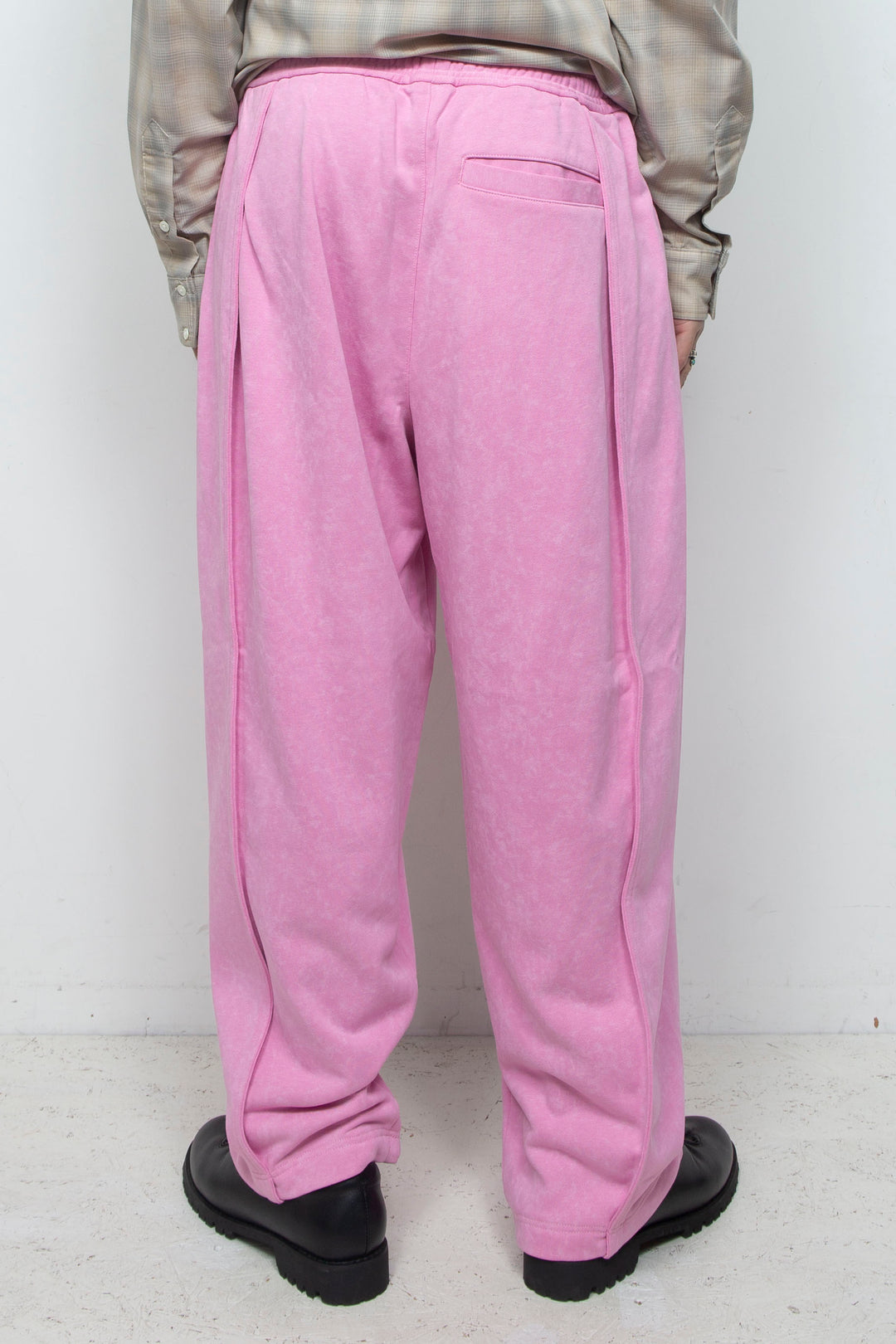 Batik-Dyed Layered Tuck Crescent Sweatpants PINK