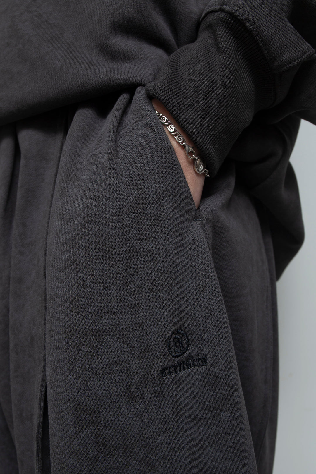 Batik-Dyed Layered Tuck Crescent Sweatpants CHARCOAL