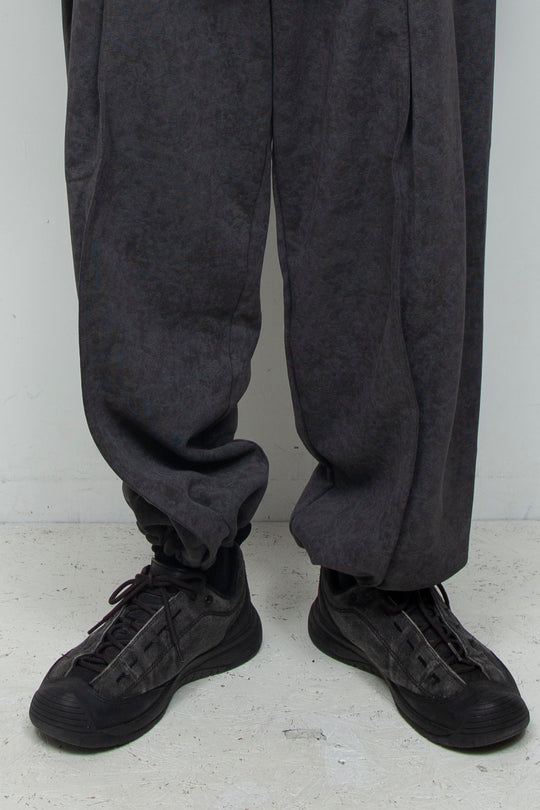 Batik-Dyed Layered Tuck Crescent Sweatpants CHARCOAL