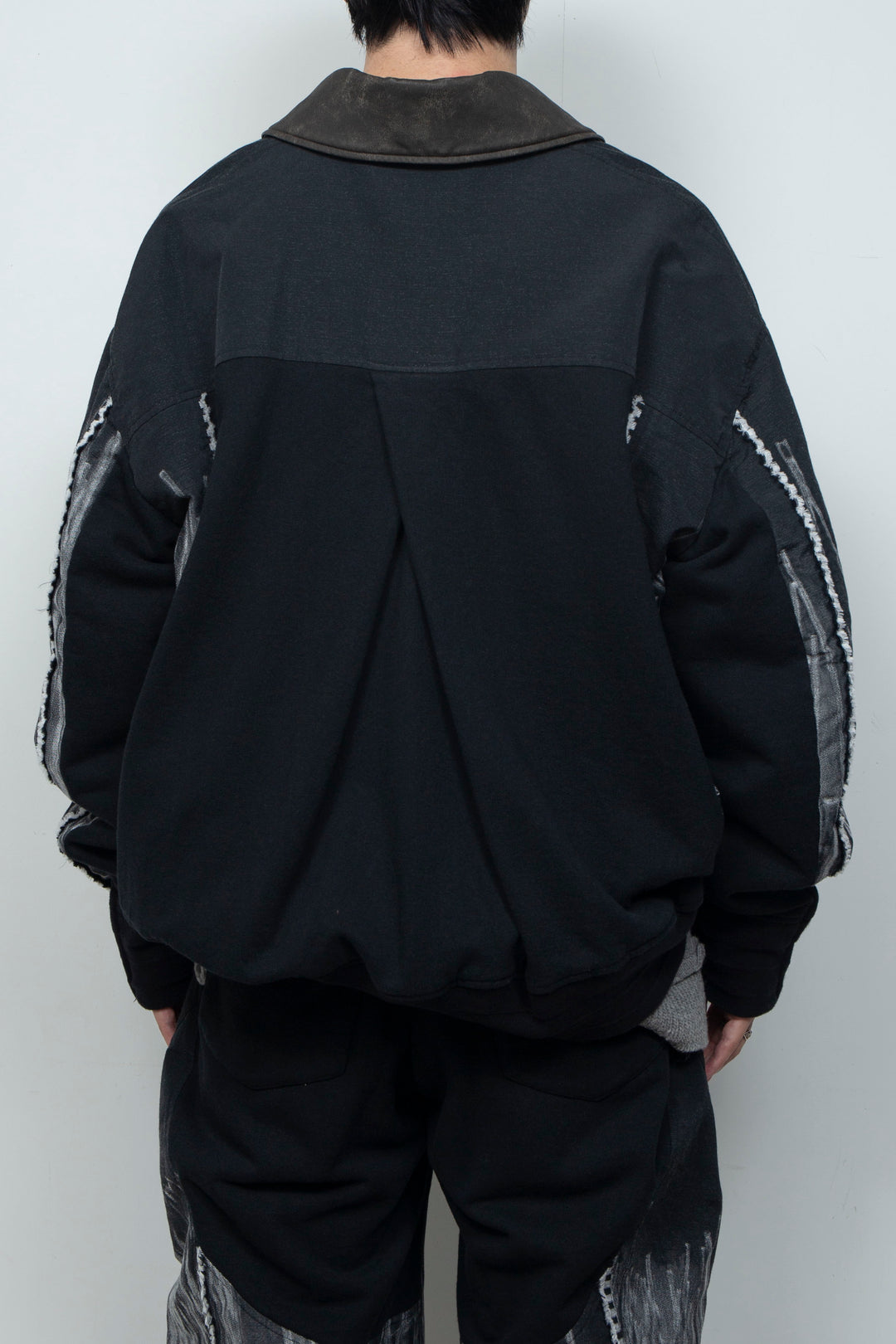 LB26AW-JK10-JQD BLACK and WHITE