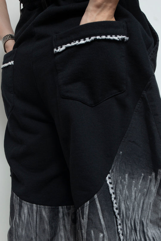 LB26AW-PT10-JQD BLACK and WHITE