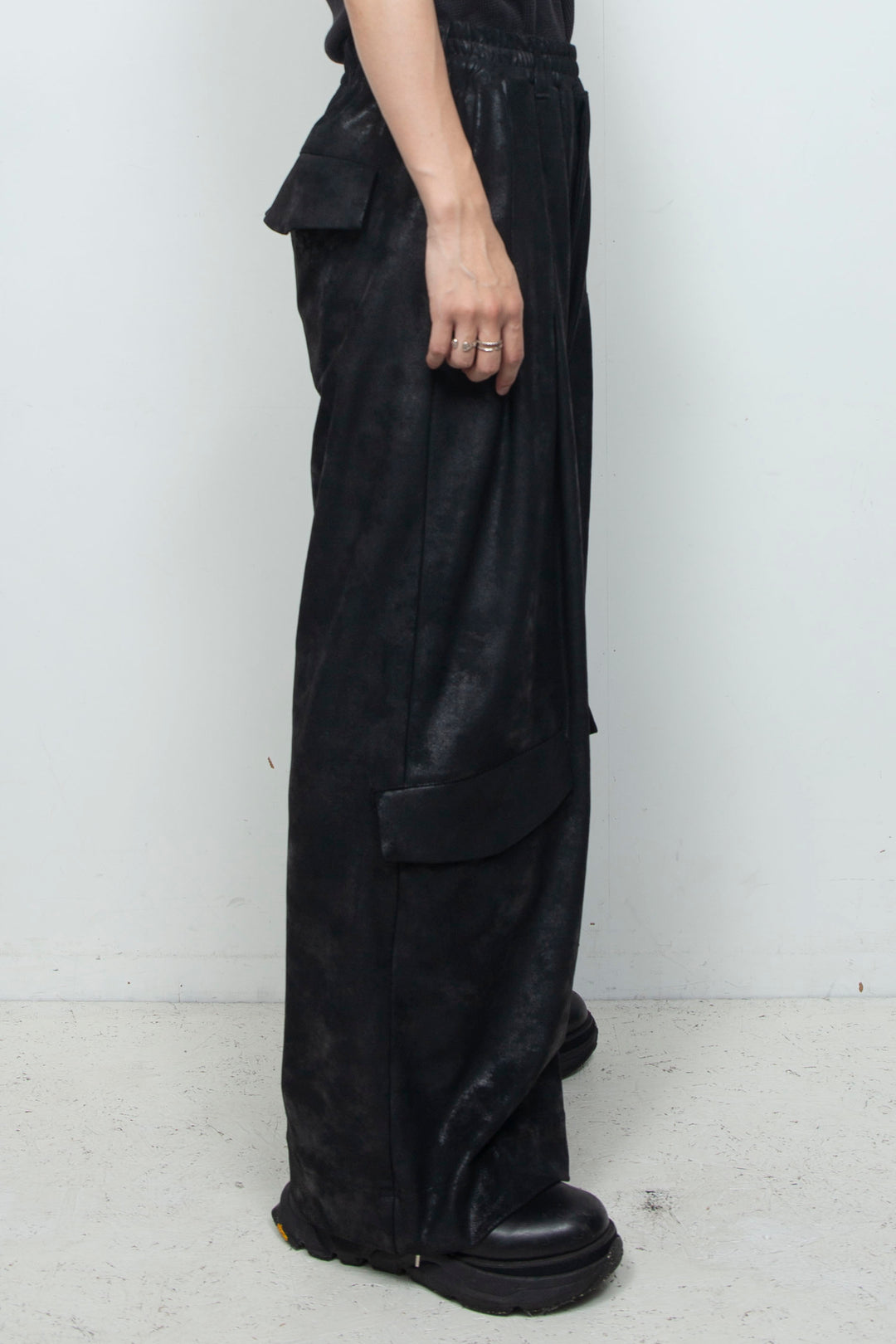 LB26AW-PT09-FNN BLACK