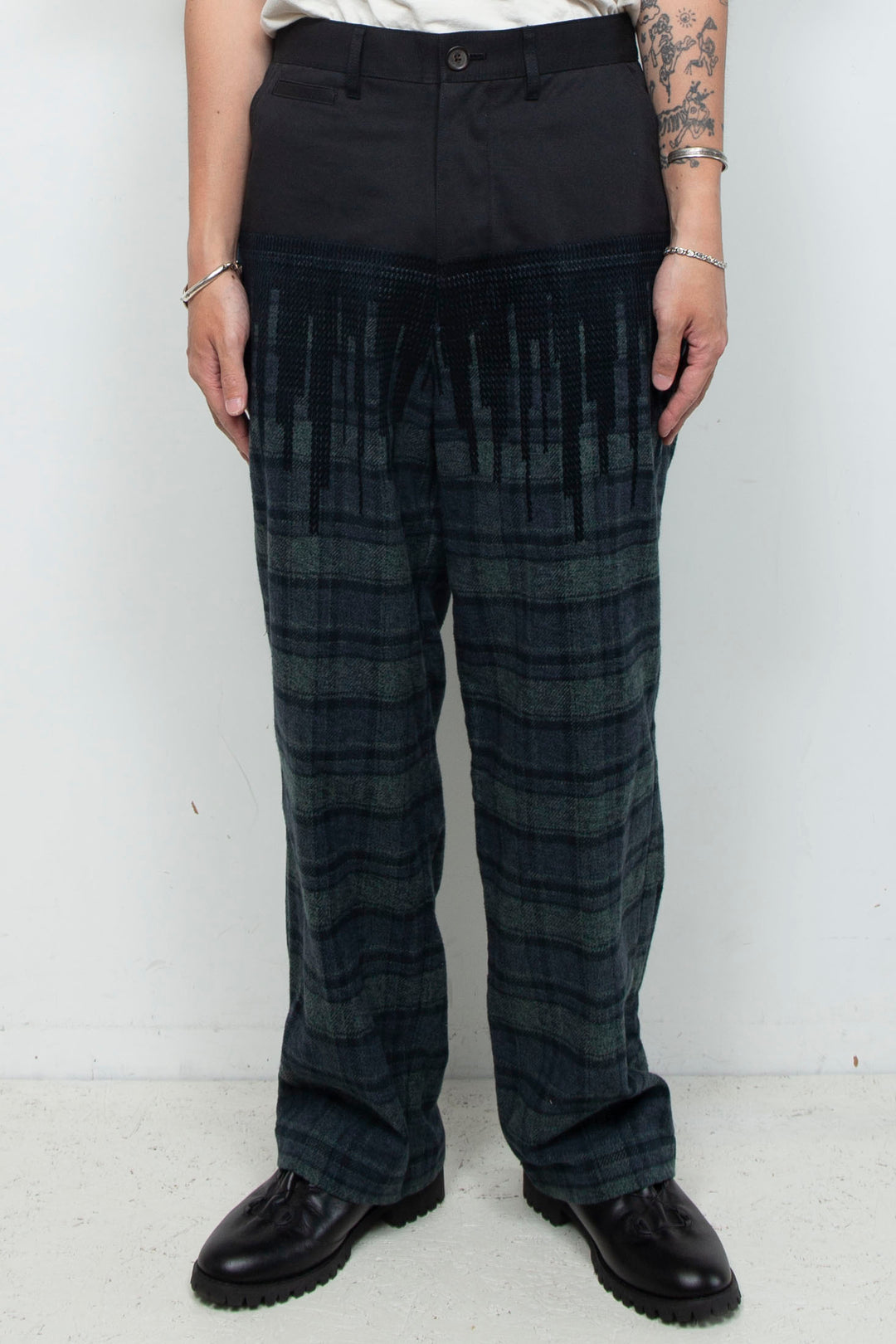"ANAHEIM" Boundaries Embroidered Hunter Trousers NAVY