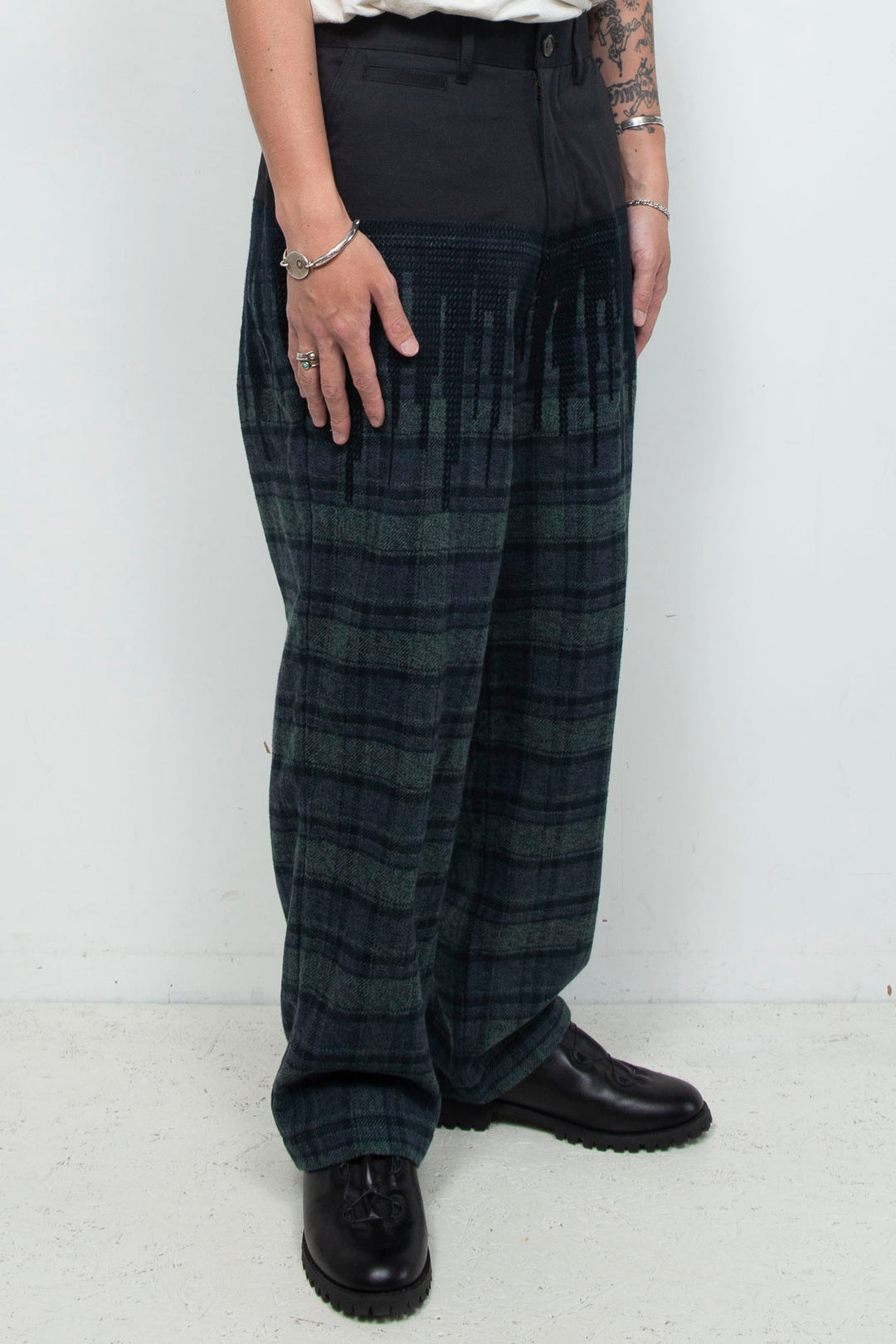 "ANAHEIM" Boundaries Embroidered Hunter Trousers NAVY