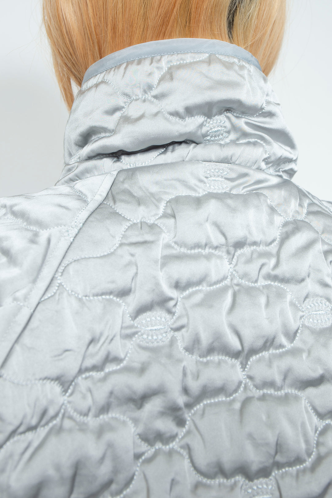 Sazanka cropped quilted satin jacket Ice gray