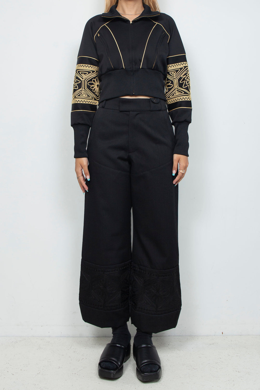 KIKU cropped tracksuit Black