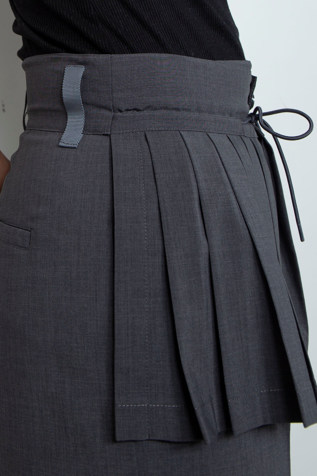 260202 PANTS CHARCOAL GRAY