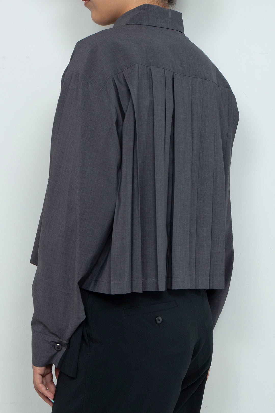 260201 SHIRT CHARCOAL GRAY