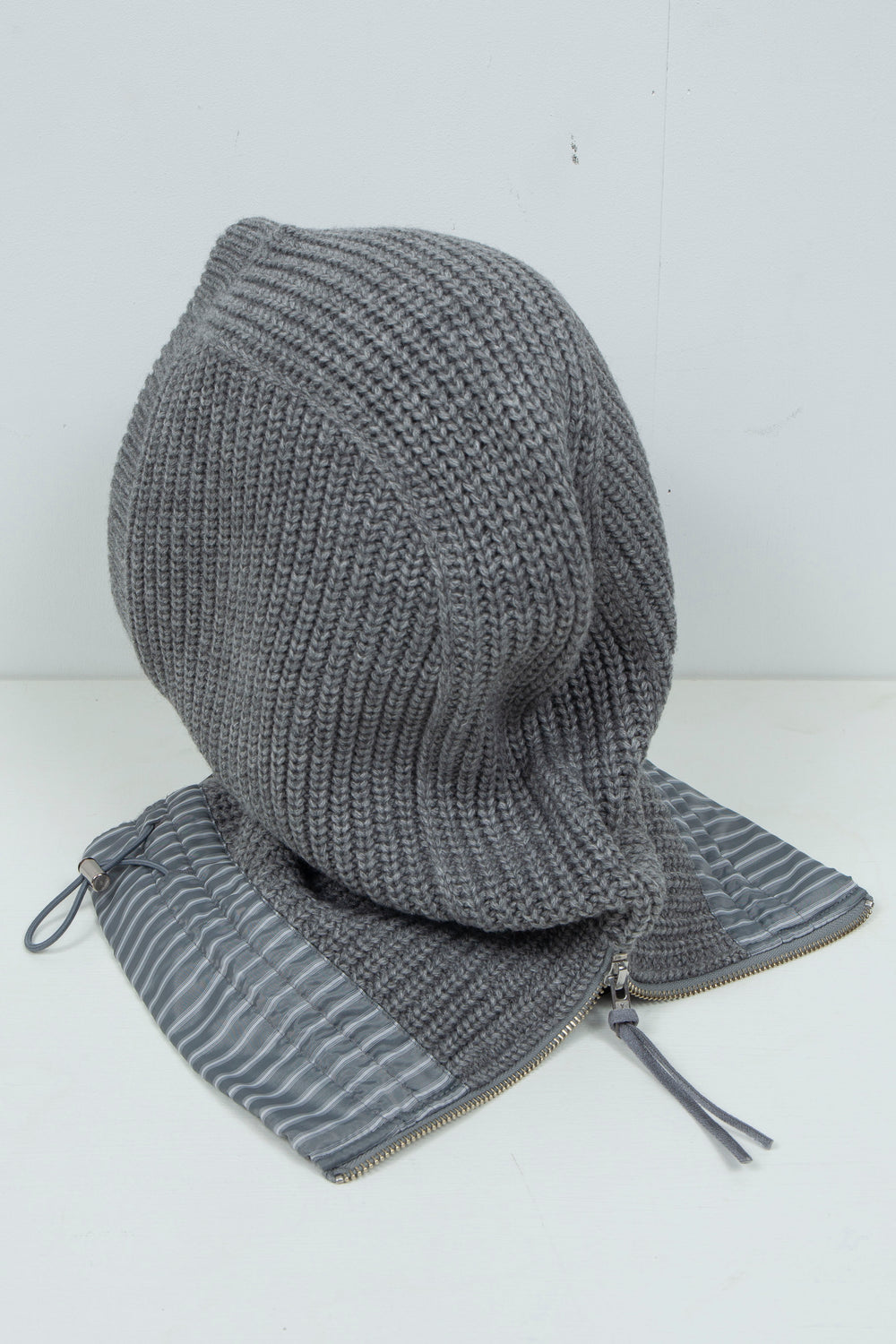 2602009 NECK WARMER GRAY
