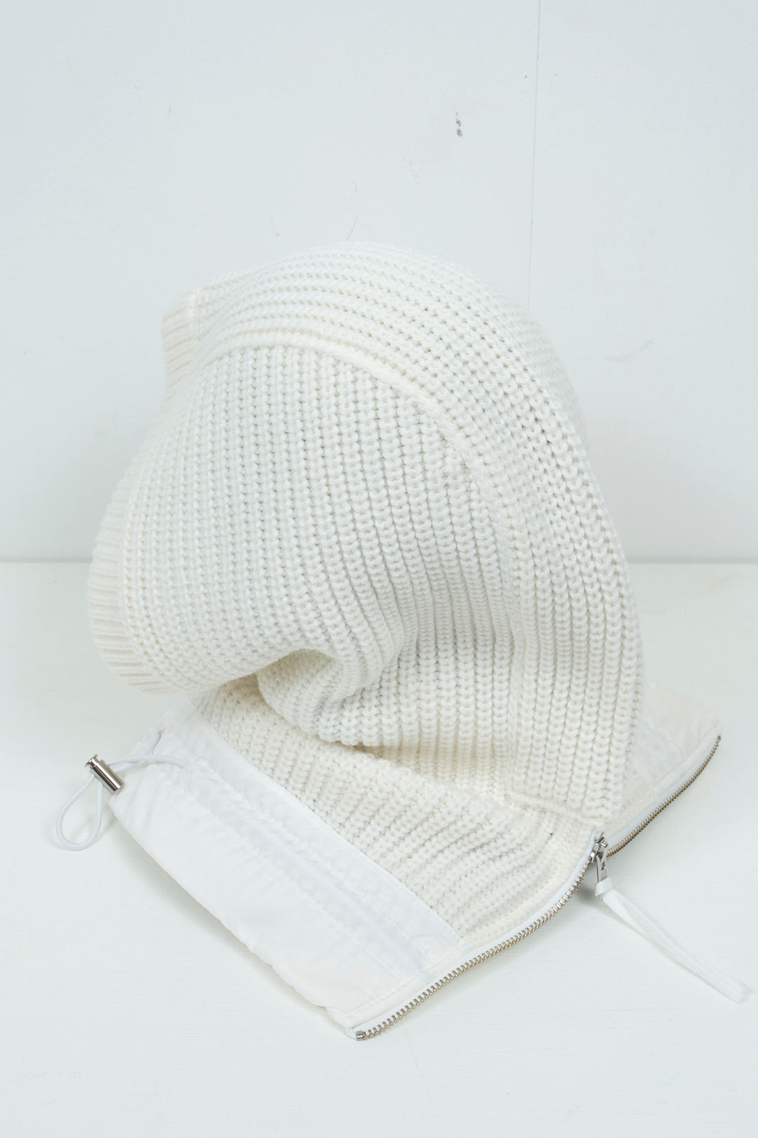 2602009 NECK WARMER WHITE