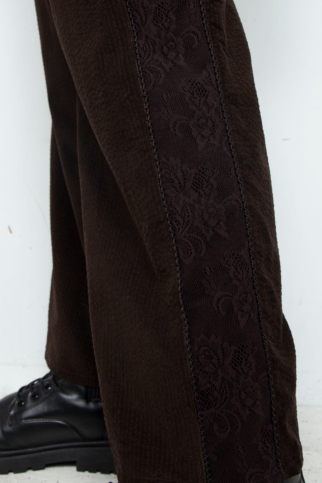 Trace Line Pants Brown