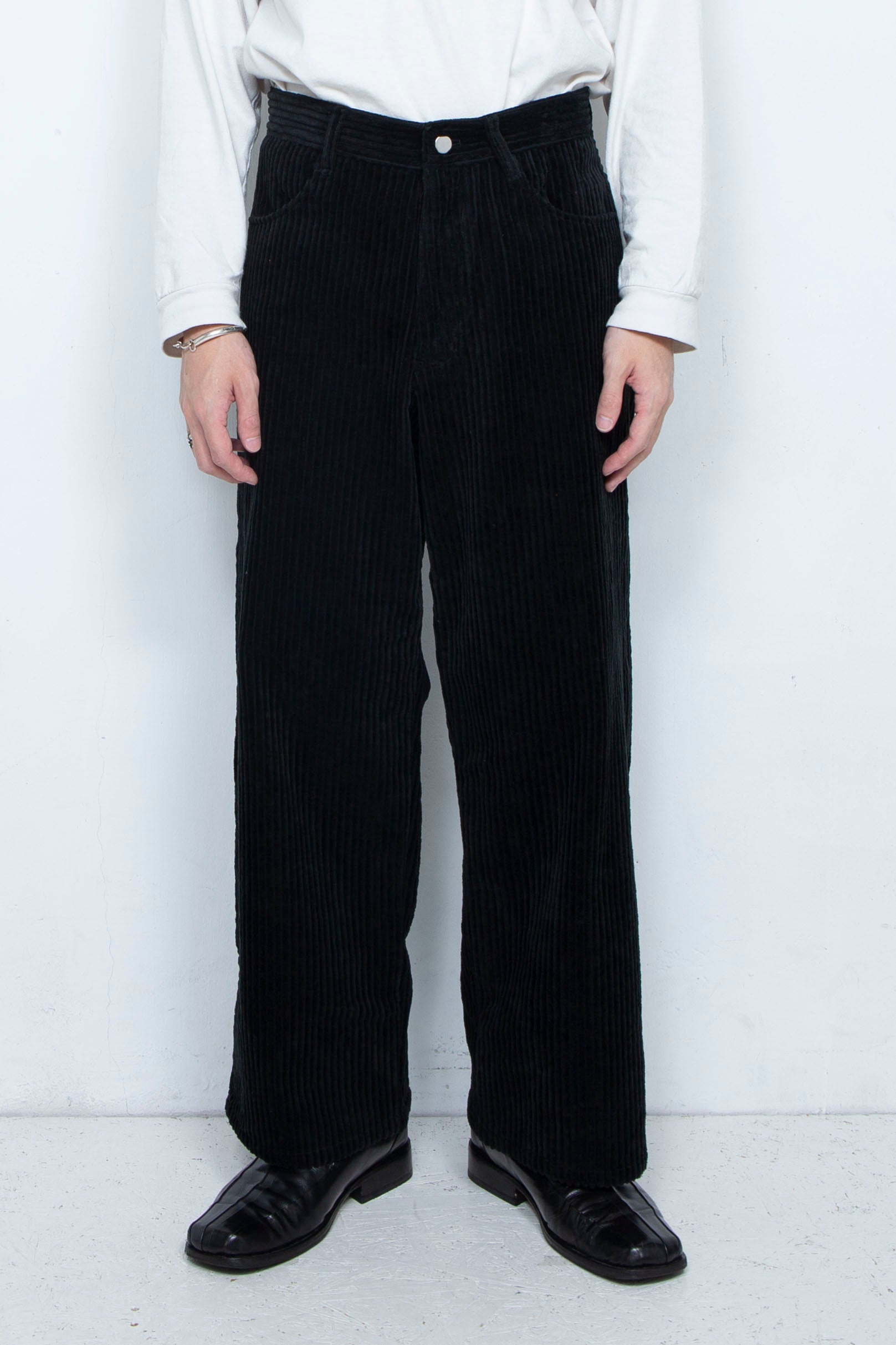 Thick ribbed corduroy pants Black