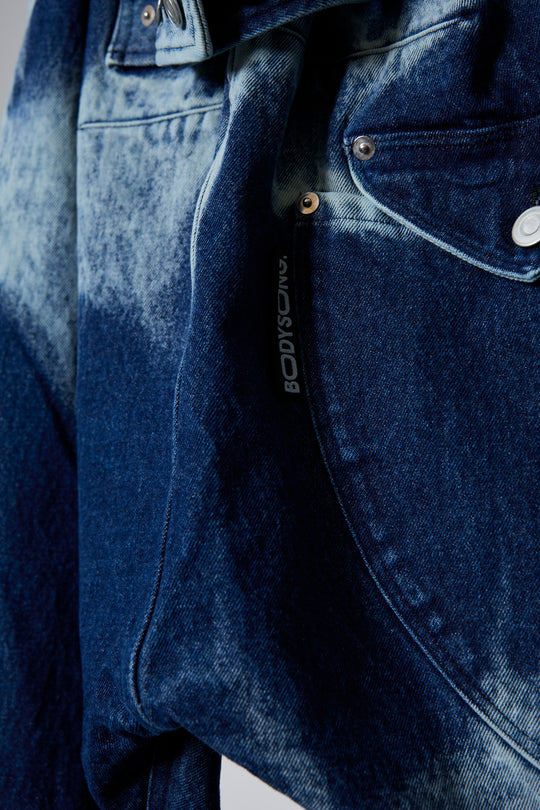 3D CUT DENIM IRREGULAR BLEACH