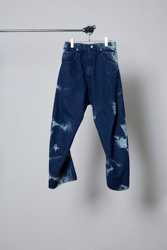 3D CUT DENIM IRREGULAR BLEACH