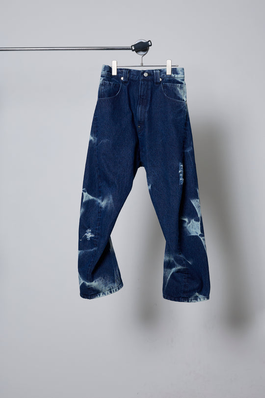 3D CUT DENIM IRREGULAR BLEACH