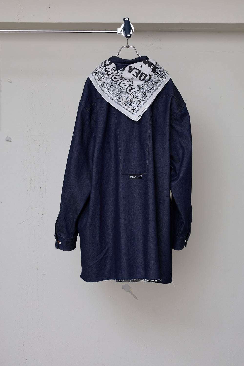 先行予約 OVERSIZED DENIM SH/DETACHABLE BANDANA