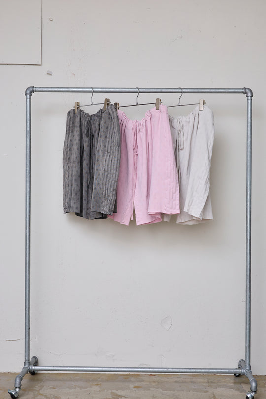 先行予約 RELAXED SEAMLESS SHORTS