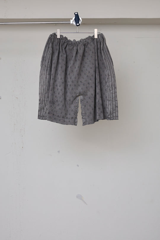 先行予約 RELAXED SEAMLESS SHORTS