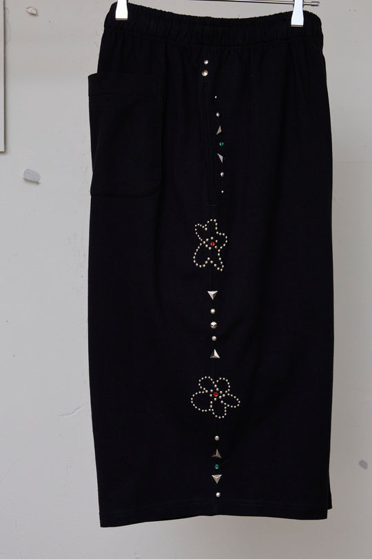 先行予約 EMBELLISHED FLORAL JOGGER SHORTS