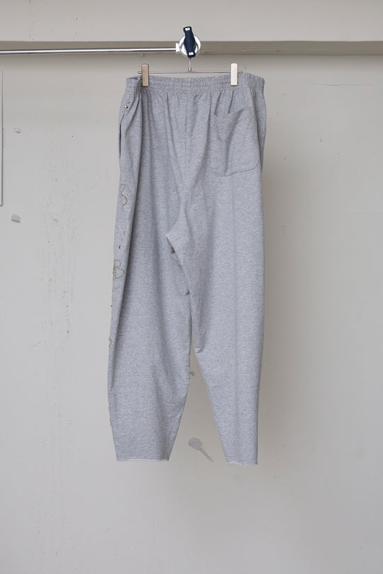 先行予約 EMBELLISHED FLORAL JOGGERS