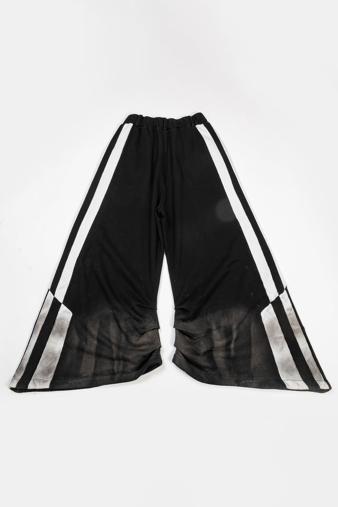 Black dual tone printed wide leg sports pants