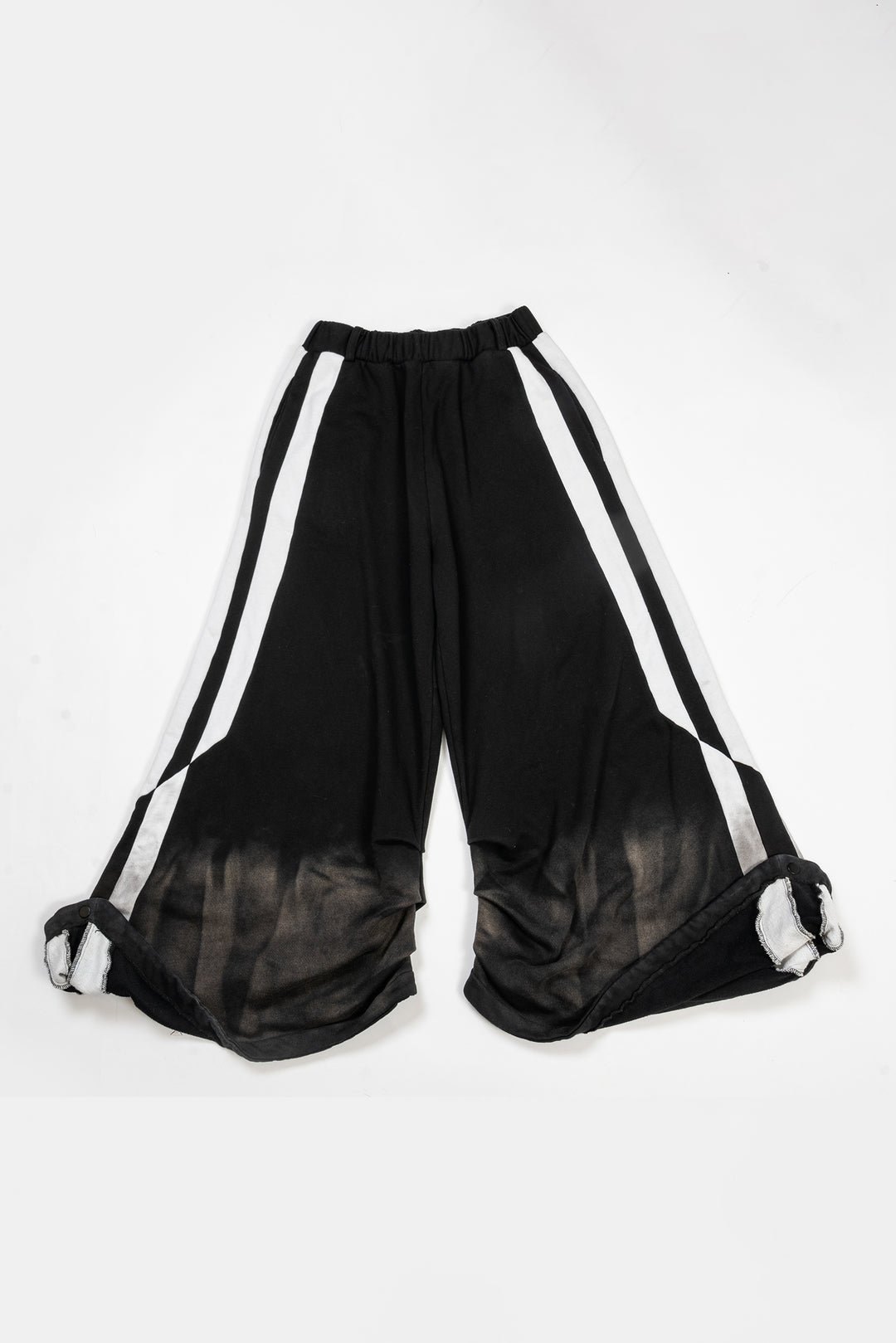 Black dual tone printed wide leg sports pants