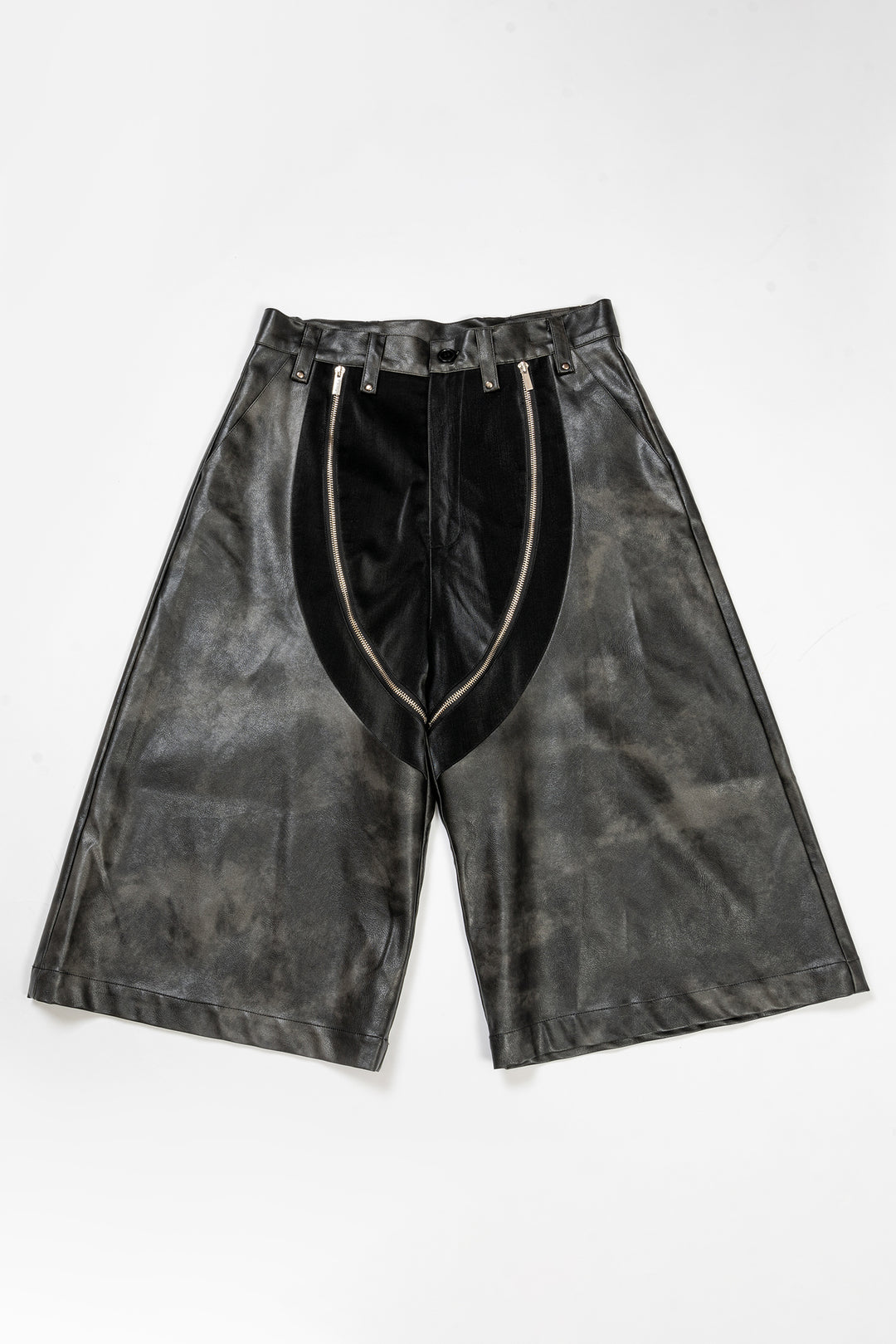 Black spliced leather zipper shorts