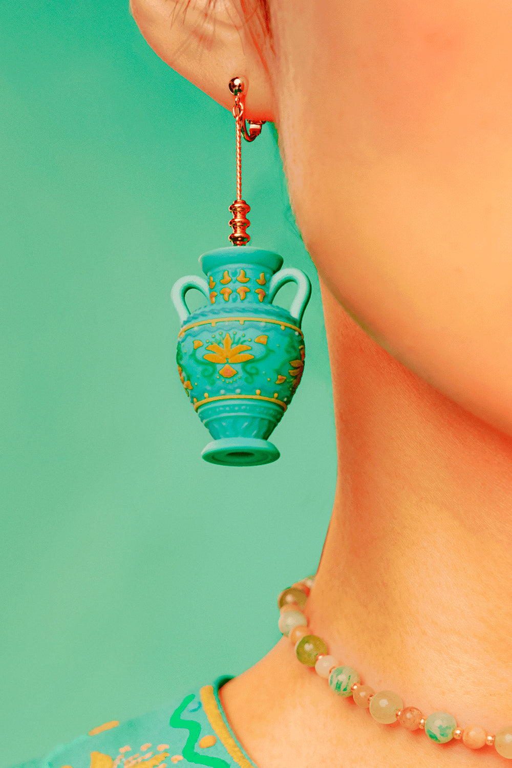 Flower vase single earring