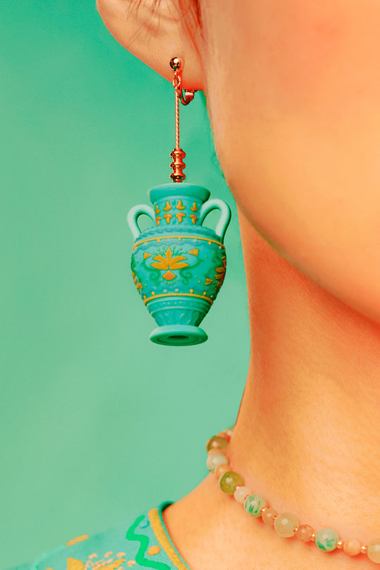 Flower vase single earring