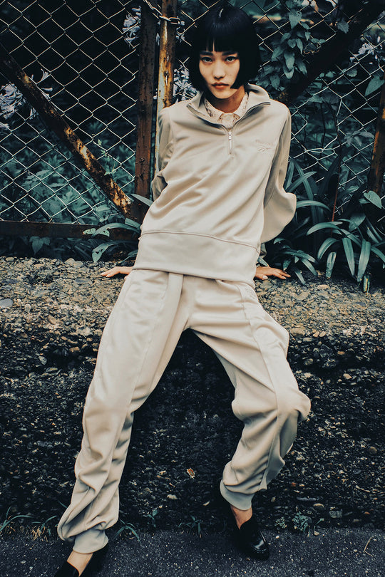 Reebok deformed sweat pants Greige