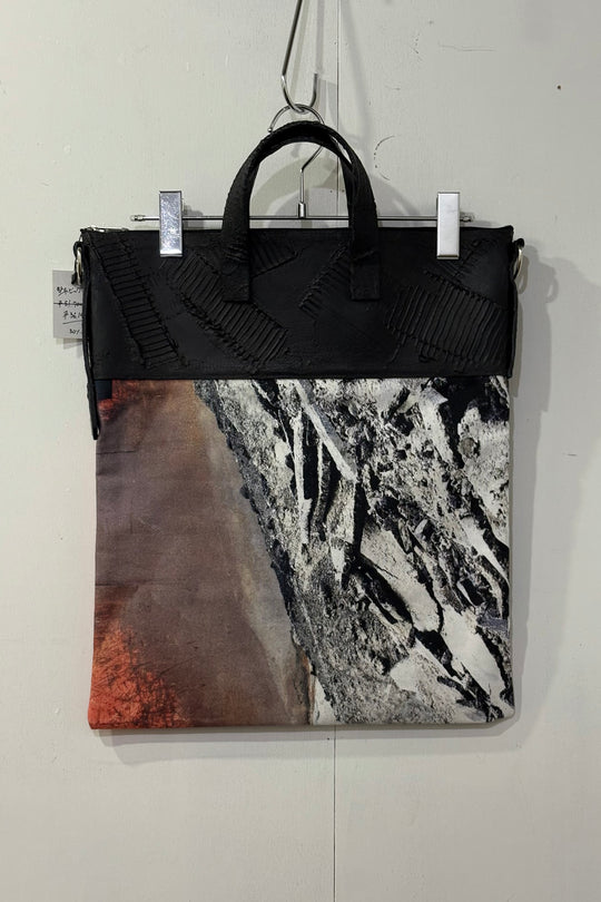 KagariYusuke 壁布ビッグトート1