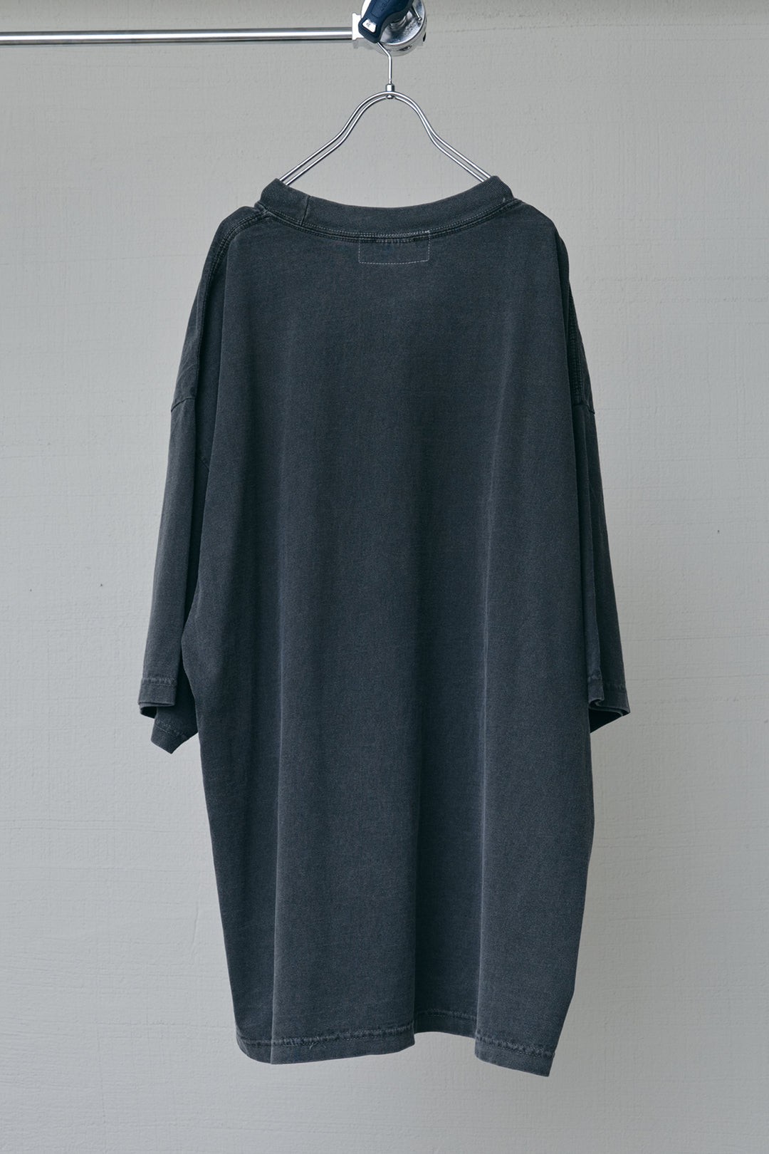 PI-DYED REACTION TWO-TONE TEE / WIKI BLACK