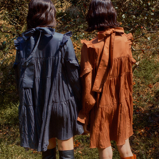 ritsu Ribbon tie crinkled mini dresscharcoal brown