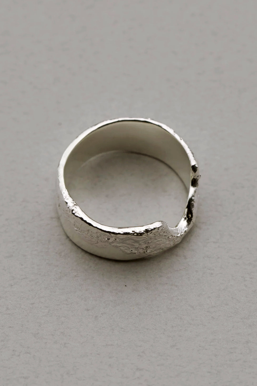 Fragile / Ring