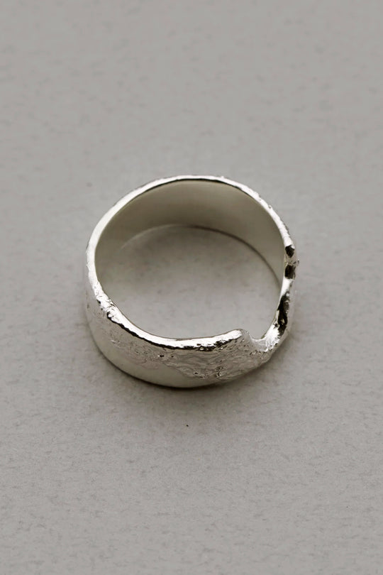 Fragile / Ring