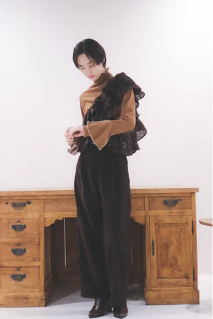 Mellow Velour Top Brown