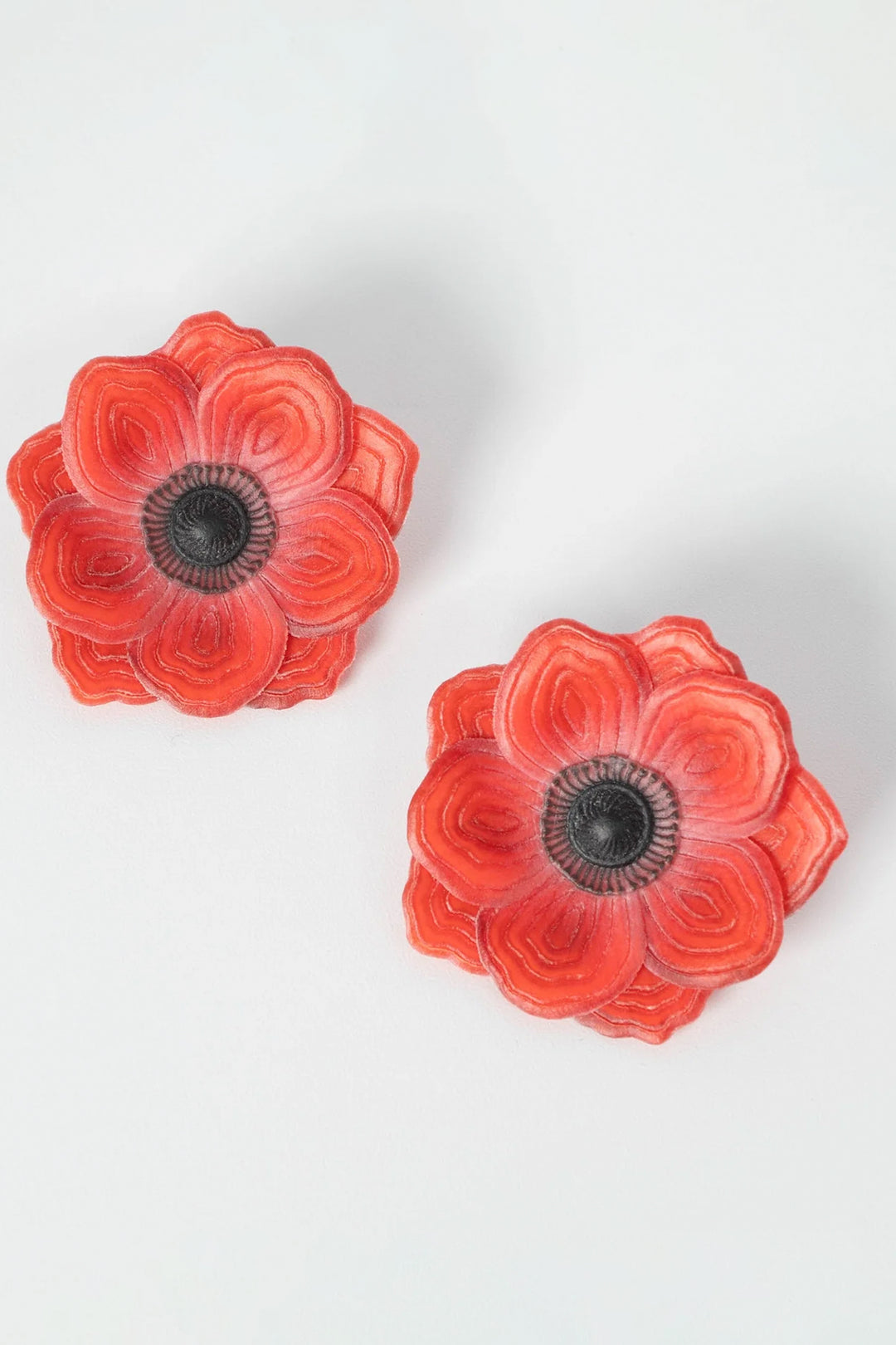 Anemone Flower Earrings - M -
