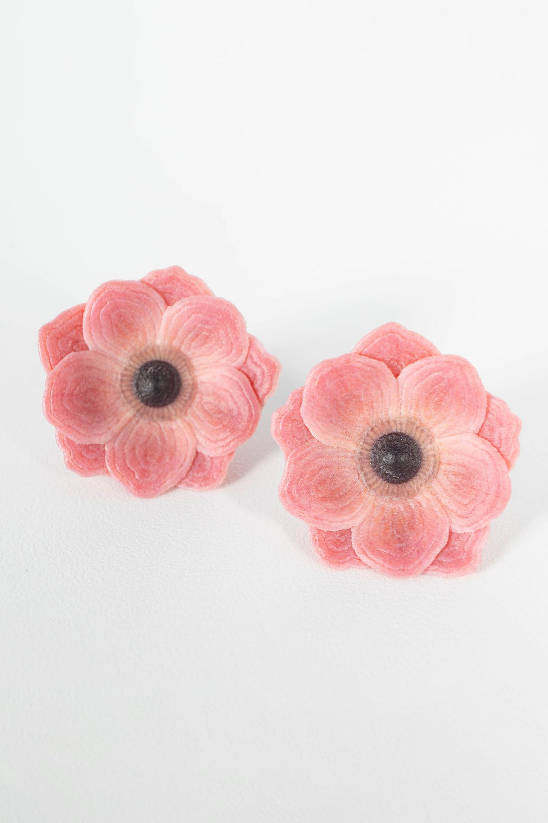 Anemone Flower Earrings - S -