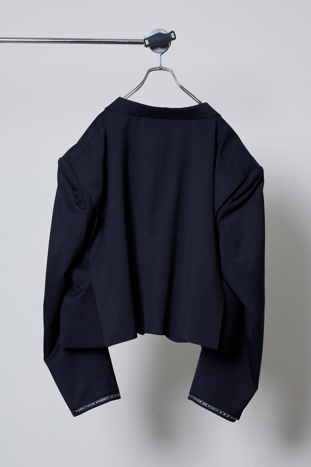 ROUND SILHOUETTE SHORT JACKET LUXE NAVY