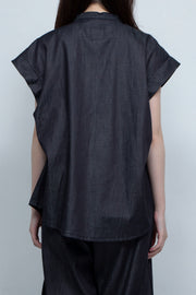 Sleeveless denim shirt